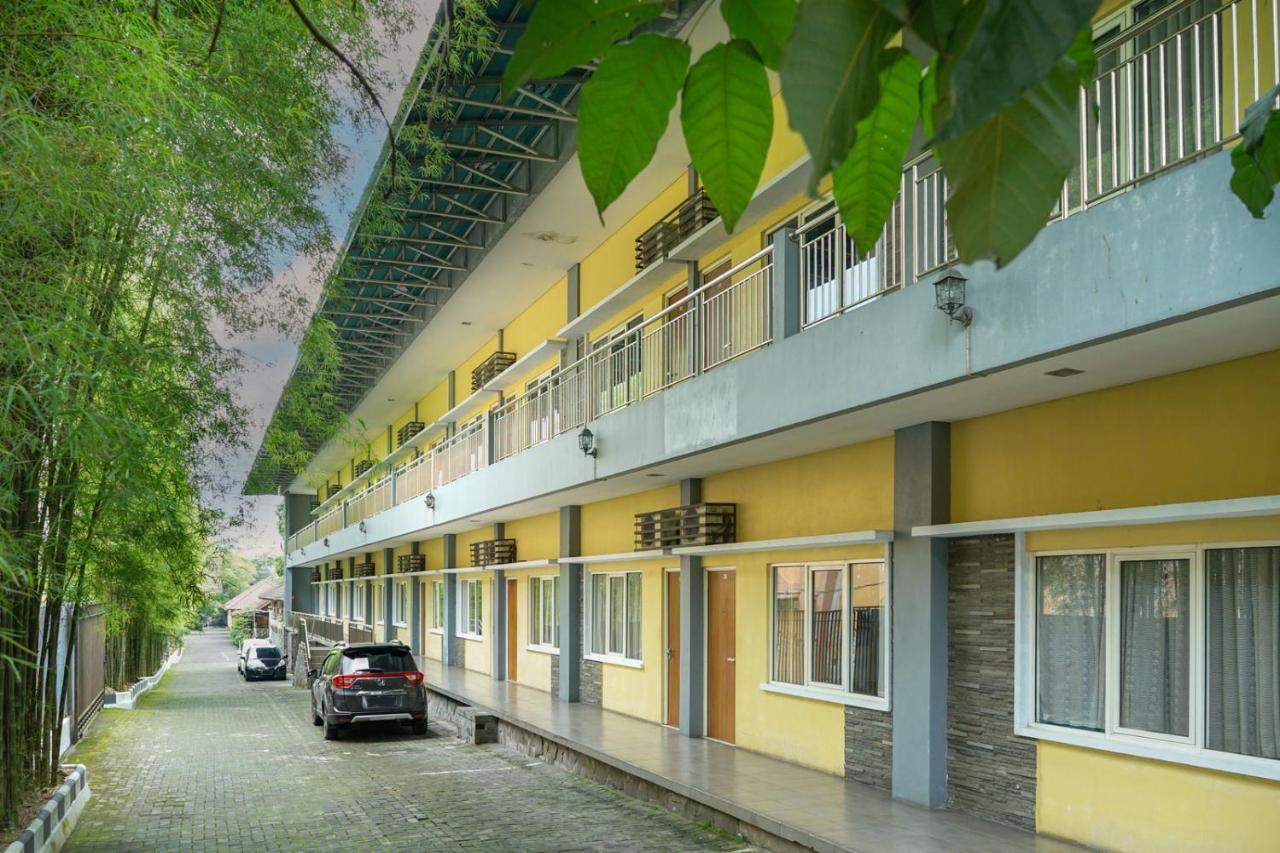 Front One Resort Indraloka Temanggung Екстериор снимка