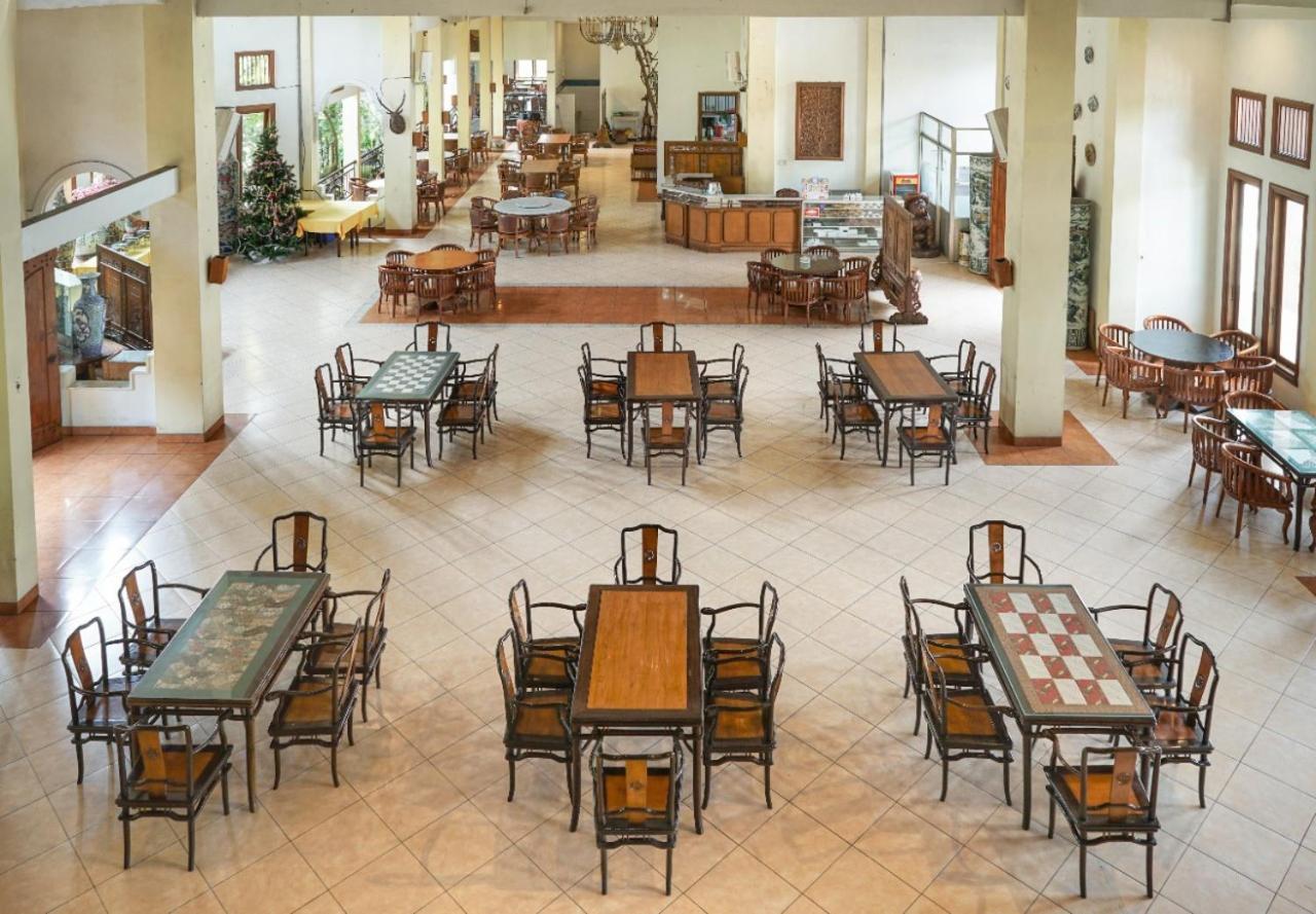 Front One Resort Indraloka Temanggung Екстериор снимка
