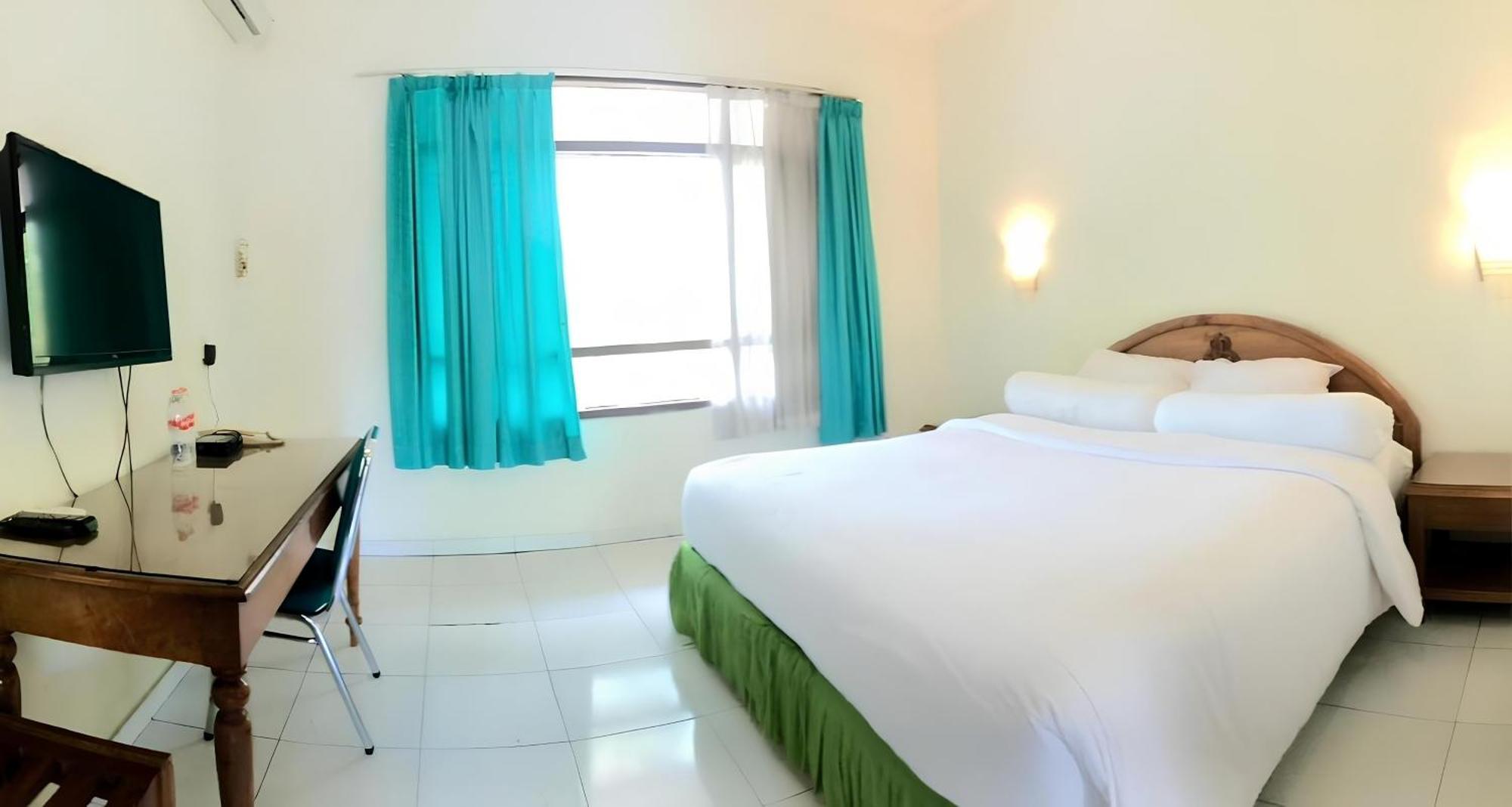 Front One Resort Indraloka Temanggung Екстериор снимка